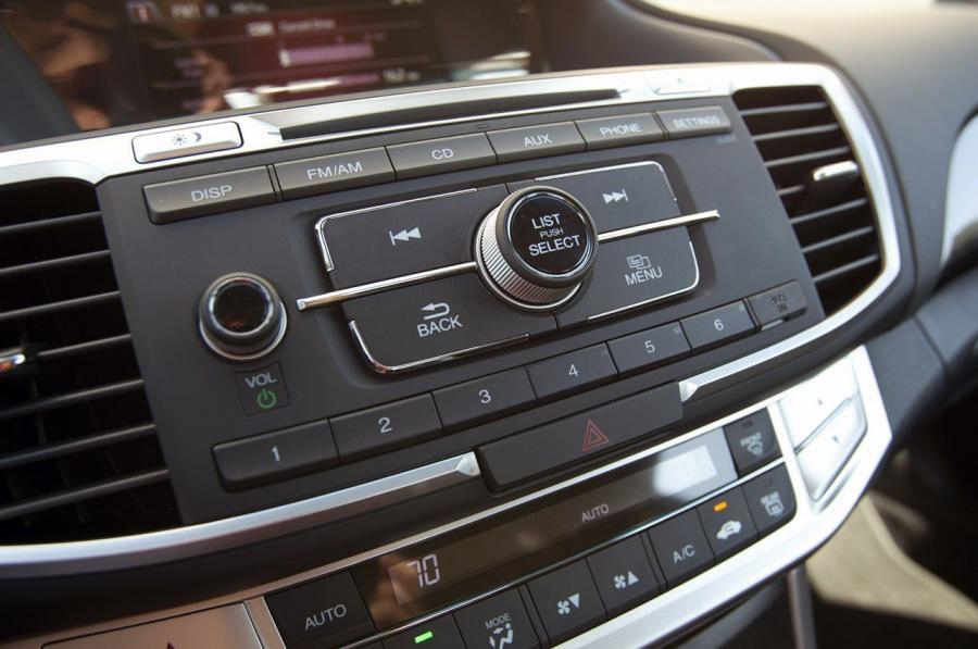 Honda Accord Sport Sedan 2013 года  (фото 13 из 147)
